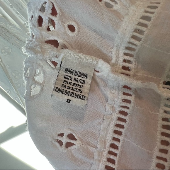 dylan eyelet top - Picture 5 of 5